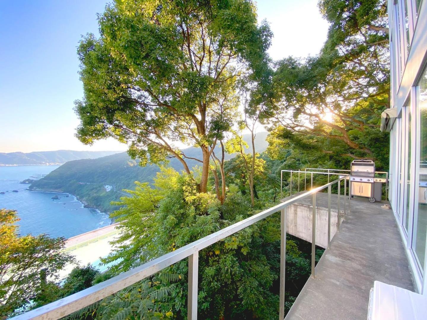 Villa White House Atami à Atami  Extérieur photo
